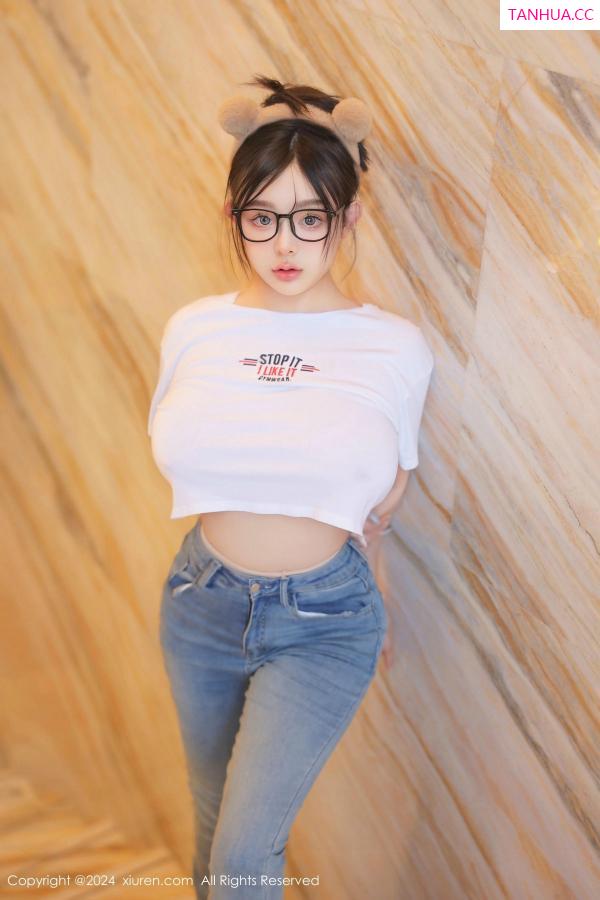 娜娜子呀  [XiuRen]高清写真图 2024.07.05 No.8809 娜娜子yy 翘臀美腿第3张图片